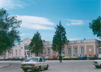 Здание ж\д вокзала г. Керчи